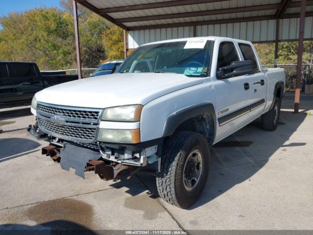 Chevrolet Silverado 2500 Image 14