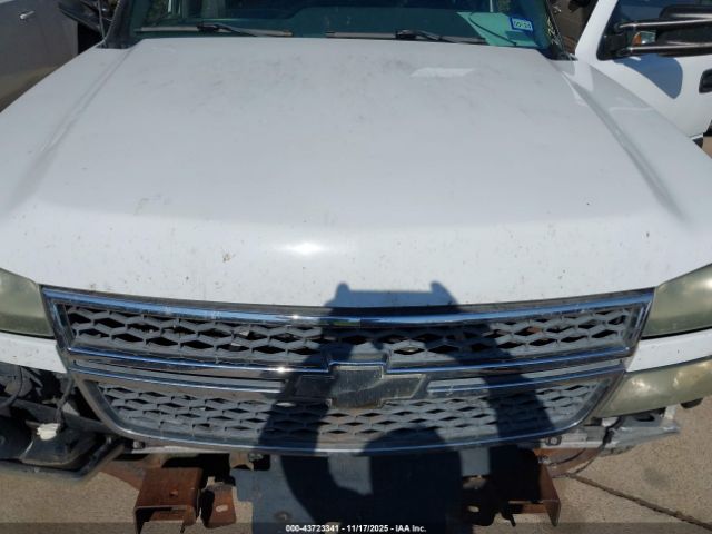 Chevrolet Silverado 2500 Image 7