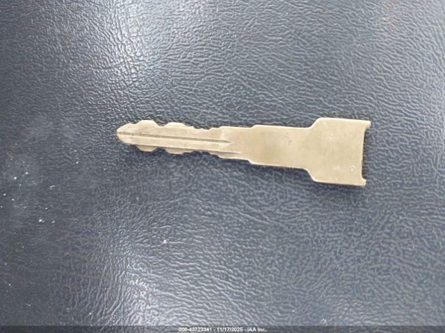 Chevrolet Silverado 2500 Image 11