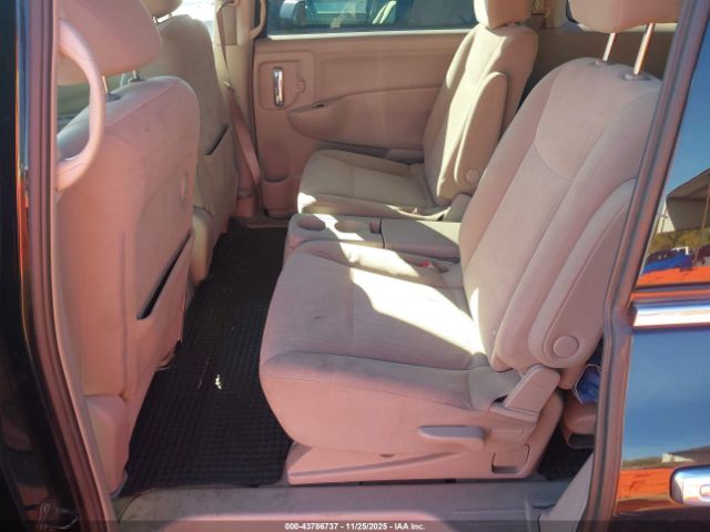 Nissan Quest Image 2