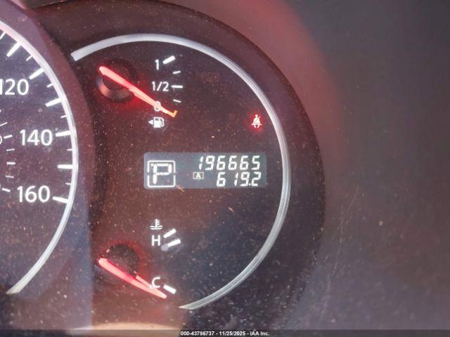 Nissan Quest Image 8