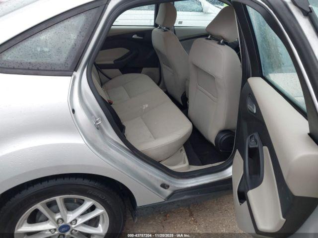 Ford Focus Se Image 6