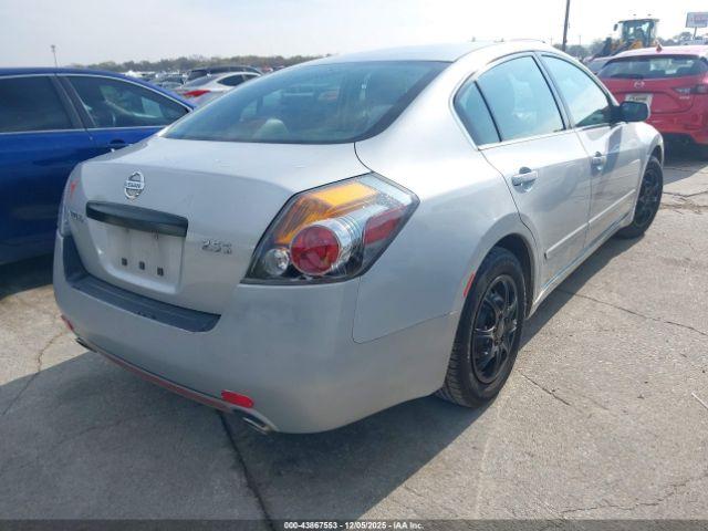 Nissan Altima 2.5 S Image 2