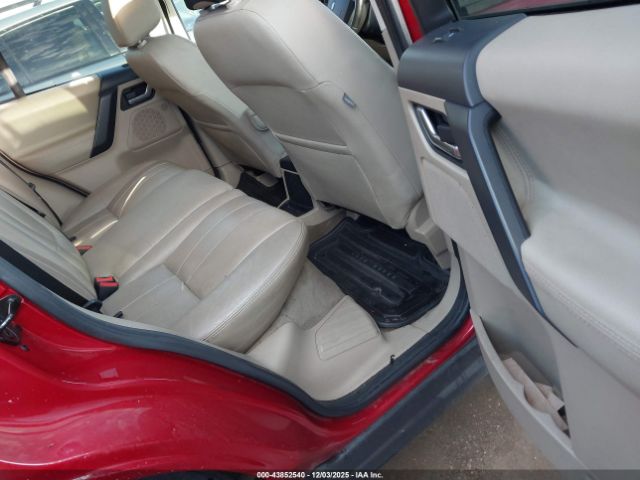 Land Rover LR2 Image 8