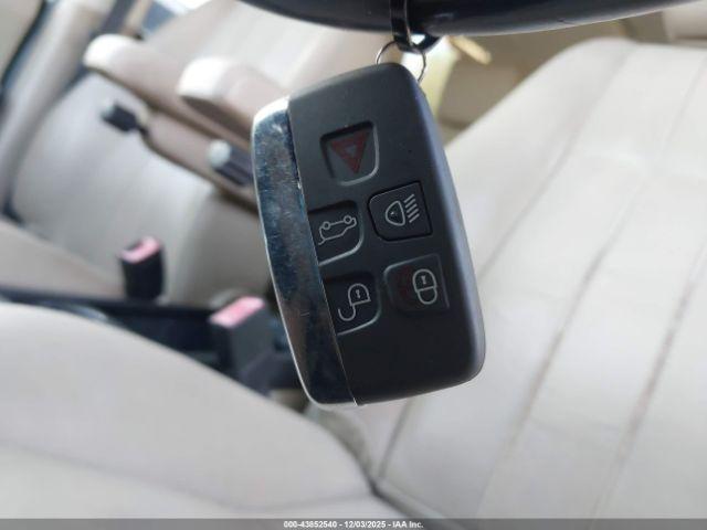 Land Rover LR2 Image 9