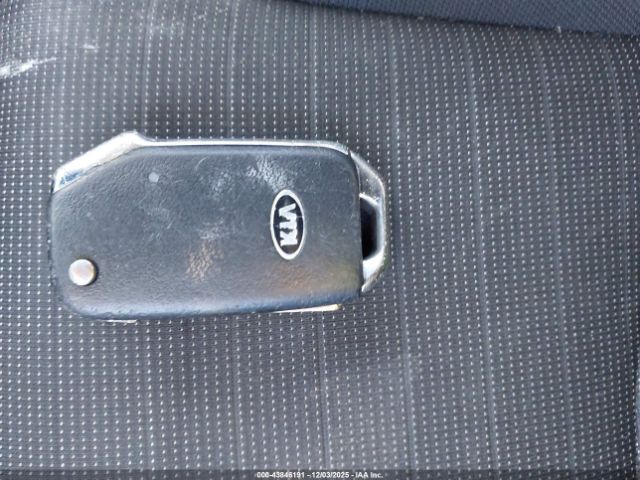 Kia Forte S Image 10