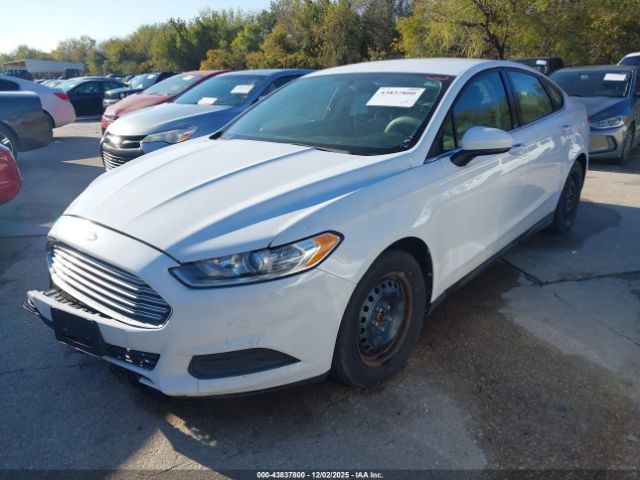 Ford Fusion S Image 2