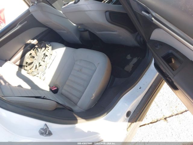 Ford Fusion S Image 5