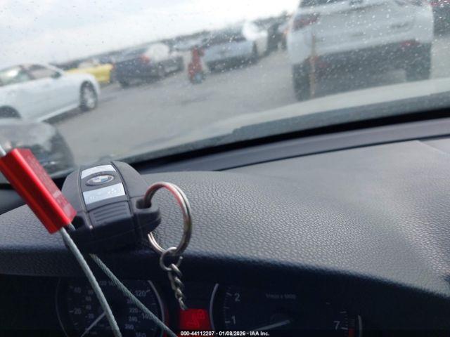 BMW 3 Series Image 10