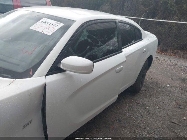 Dodge Charger Se Image 4