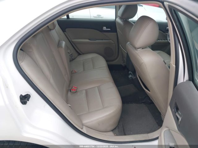 Ford Fusion Image 11