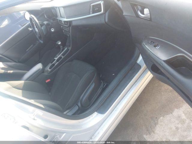 Kia Optima Lx Image 11