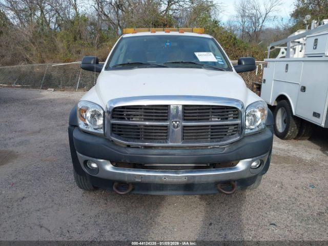 Dodge Ram 4500 Image 18