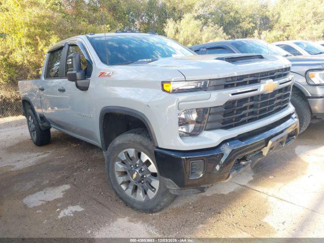  Salvage Chevrolet Silverado 2500