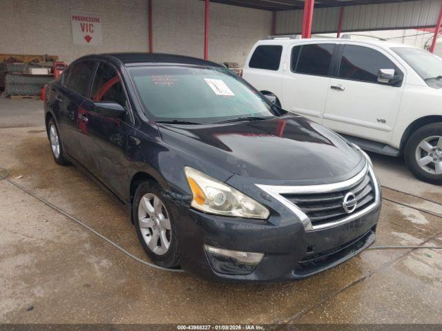  Salvage Nissan Altima