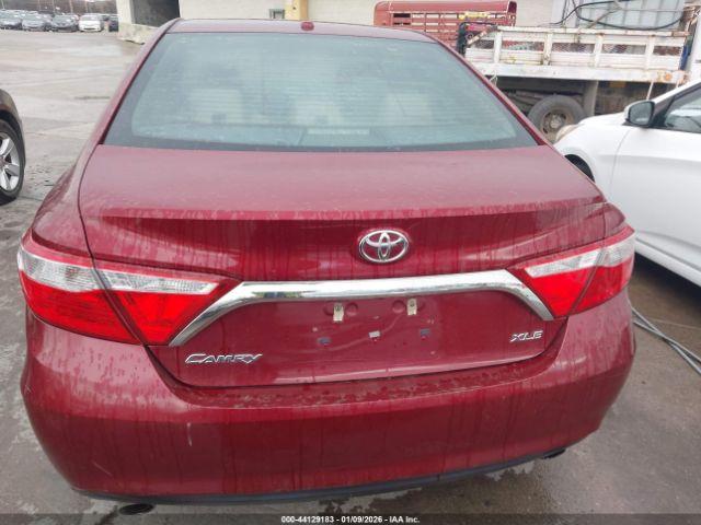 Toyota Camry Xle V6 Image 17